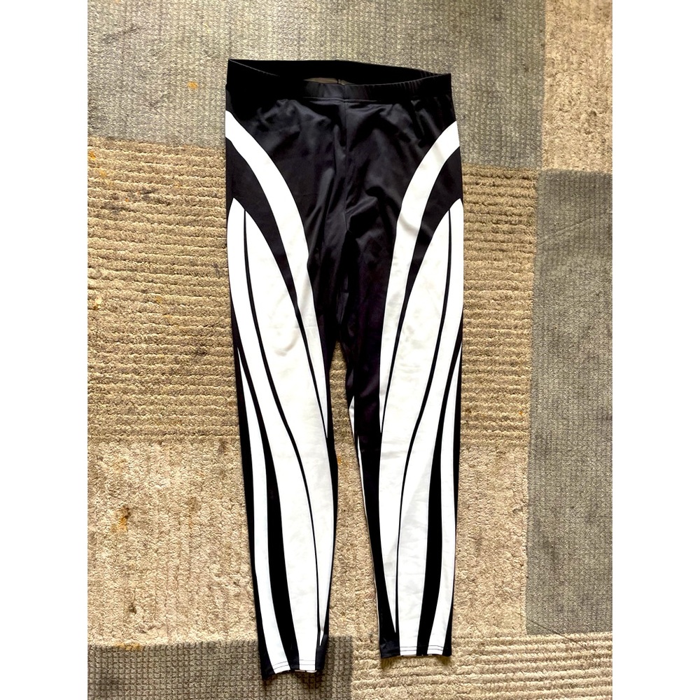 White and black detailed legging